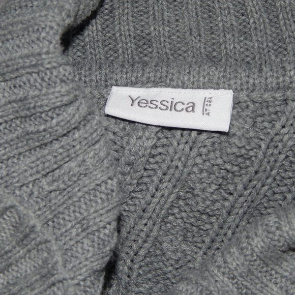 poncho - Picture 2 of 2